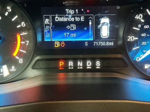 Used 2016 Ford Explorer XLT image 13