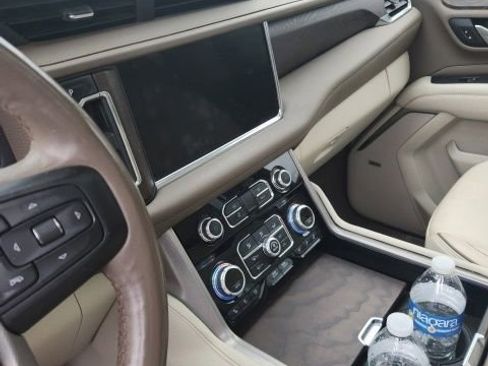Used 2021 GMC Yukon Denali AWD/4WD image 8