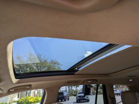 Used 2020 Cadillac XT6 Premium Luxury w/ Platinum Package image 19