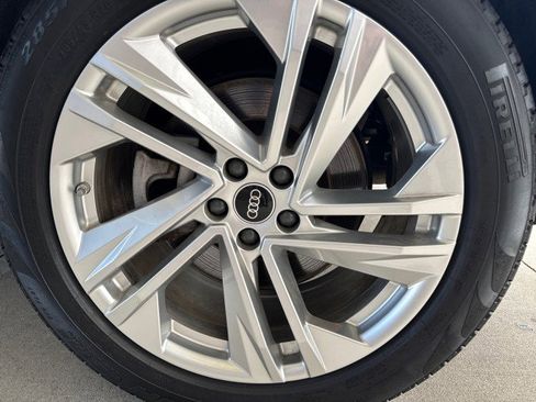 Used 2023 Audi Q7 2.0T Premium w/ Convenience Package AWD/4WD image 5