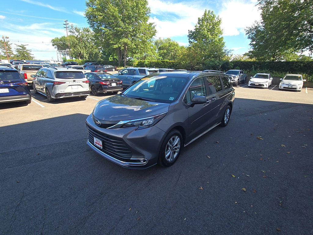 Certified 2024 Toyota Sienna XLE w/ XLE Plus Package AWD/4WD image 3