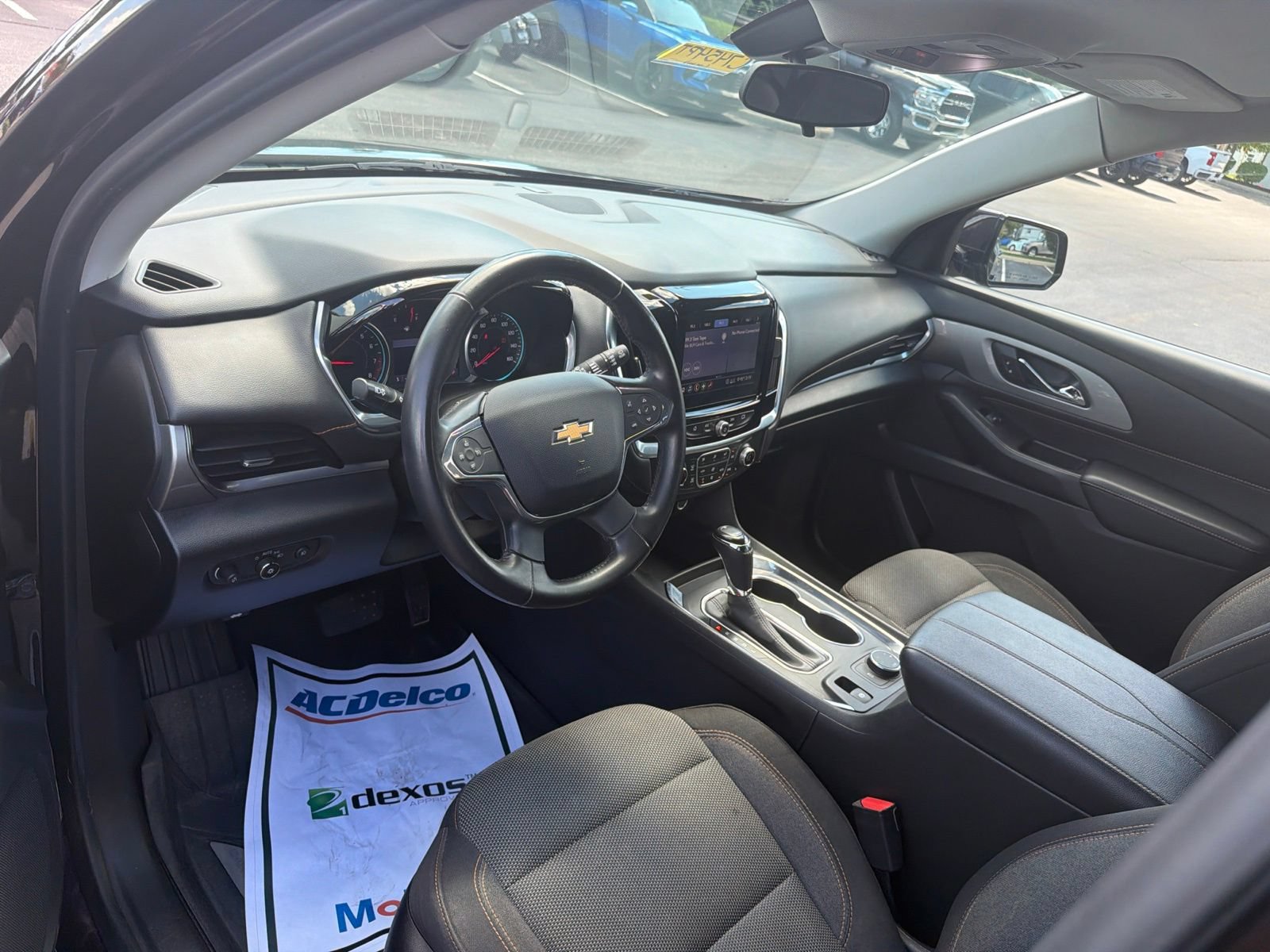 Used 2020 Chevrolet Traverse LT w/ LPO, Floor Liner Package AWD/4WD image 10