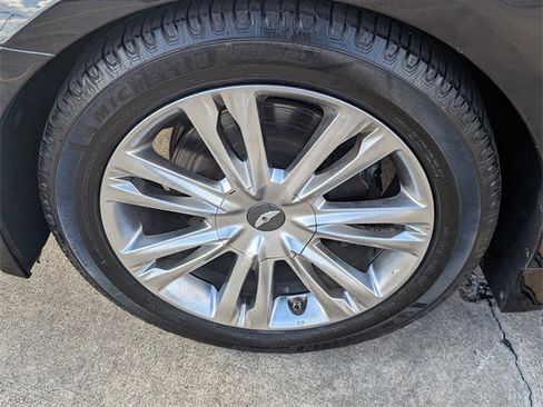 Used 2012 Hyundai Genesis 3.8 w/ Premium Pkg image 9