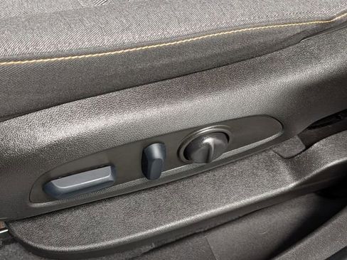 Used 2022 Chevrolet Equinox LT image 11