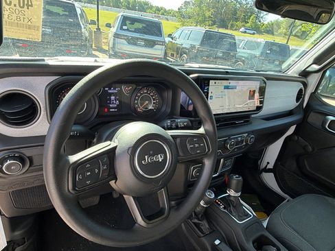 Used 2024 Jeep Wrangler Unlimited Sport AWD/4WD image 24