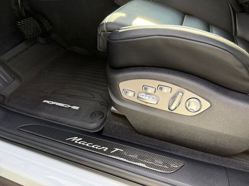 New 2026 Porsche Macan Turbo image 25