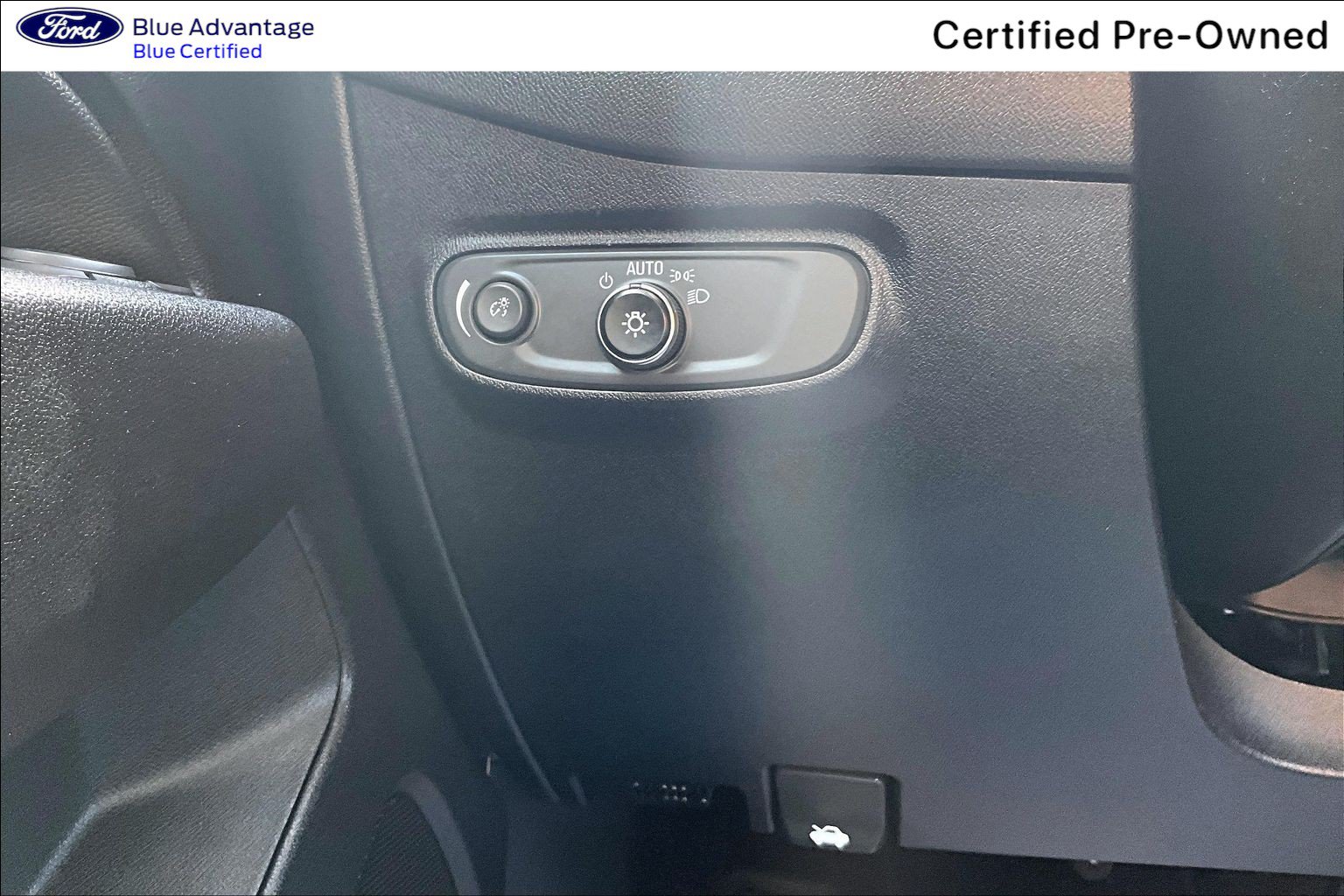 Used 2018 Chevrolet Equinox LT FWD image 36