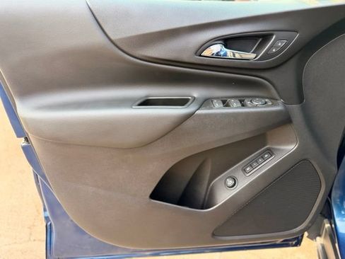 Used 2021 Chevrolet Equinox LT FWD image 19