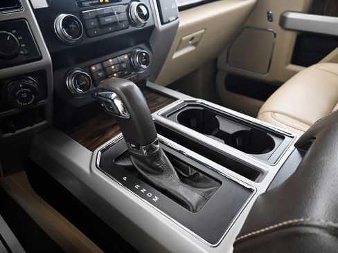 Used 2019 Ford F150 Lariat w/ Equipment Group 502A Luxury image 22