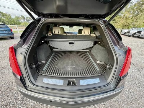 Used 2018 Cadillac XT5 Luxury w/ Driver Awareness Package FWD image 19
