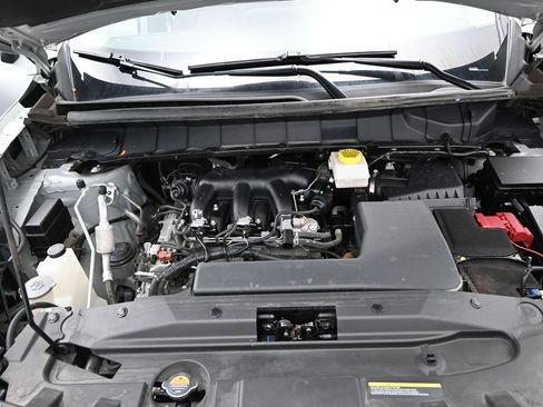 Used 2025 Nissan Pathfinder SL FWD image 5