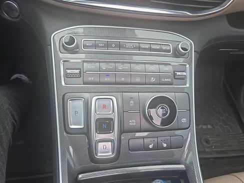 Used 2023 Hyundai Santa Fe SEL w/ Premium Package image 17