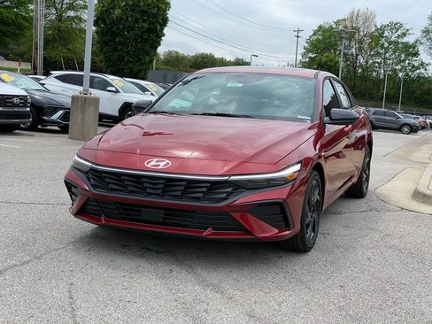 New 2026 Hyundai Elantra SEL Sport Premium FWD image 3