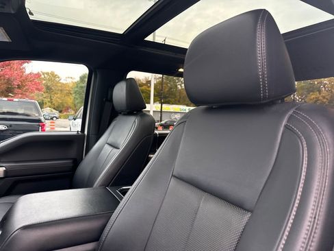 Used 2022 Ford F350 Lariat w/ Black Appearance Package image 32