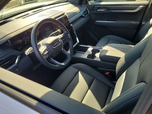 Used 2026 GMC Acadia Elevation w/ Elevation Premium Package FWD image 10