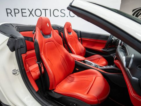 Used 2019 Ferrari Portofino image 38