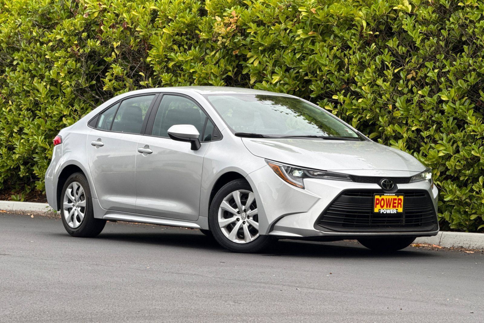 Used 2023 Toyota Corolla LE FWD image 2