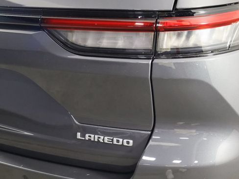 Used 2025 Jeep Grand Cherokee Laredo RWD image 42