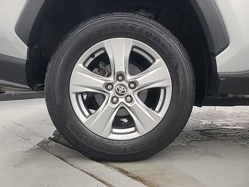 Used 2025 Toyota RAV4 XLE AWD/4WD image 10