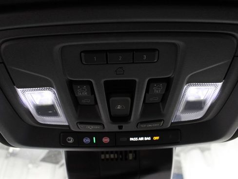 Used 2025 Chevrolet Silverado 1500 High Country w/ High Country Premium Package AWD/4WD image 37