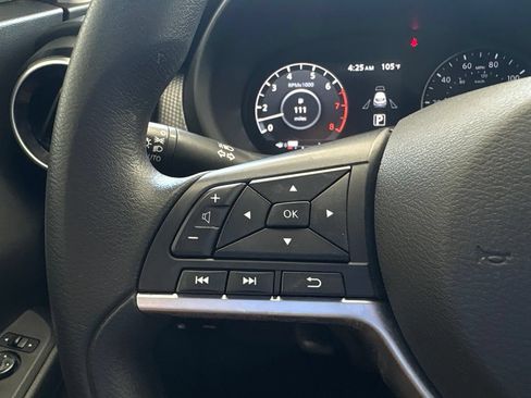 Used 2023 Nissan Kicks SV FWD image 4