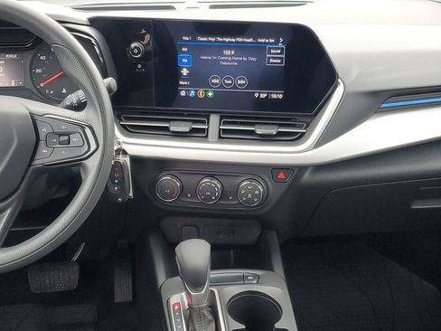 Certified 2024 Chevrolet Trax LS w/ LS Convenience Package image 24