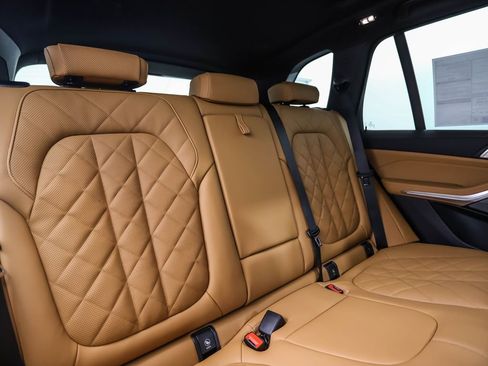 New 2026 BMW X5 xDrive40i w/ Climate Comfort Package image 28