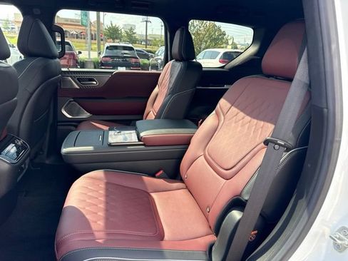 Used 2026 INFINITI QX80 Autograph w/ Premium Cargo Package AWD/4WD image 8