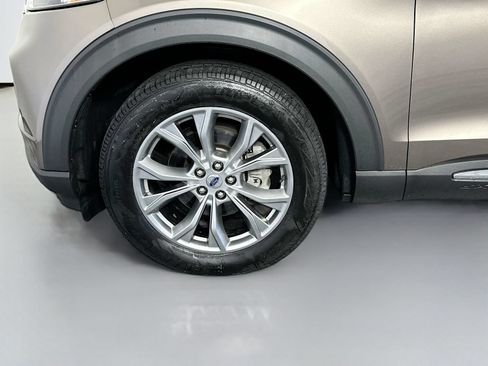 Used 2021 Ford Explorer Limited w/ Equipment Group 301A AWD/4WD image 31