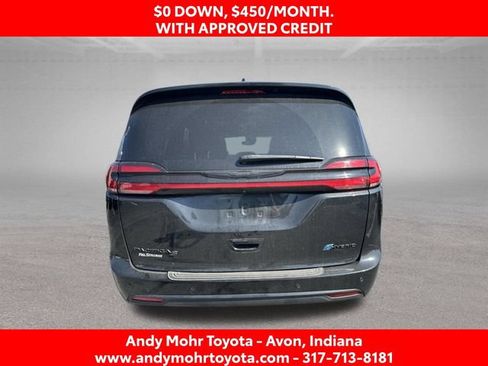 Used 2024 Chrysler Pacifica Limited FWD image 7