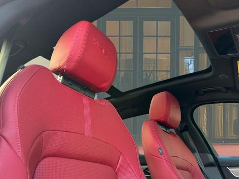 New 2025 Jaguar F-PACE R-Dynamic S image 13