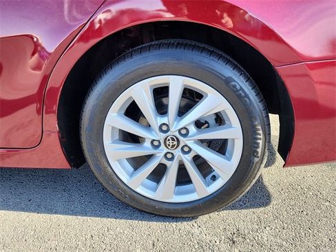 Used 2021 Toyota Camry LE w/ Convenience Package image 31