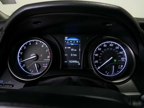 Used 2021 Toyota Camry SE FWD image 14