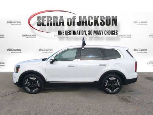 Certified 2025 Kia Telluride S image 5