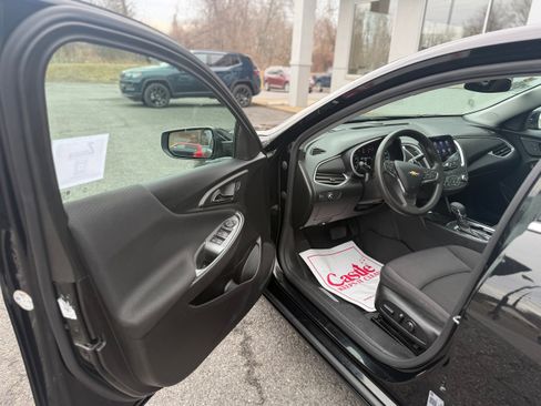 Used 2024 Chevrolet Malibu LT image 12