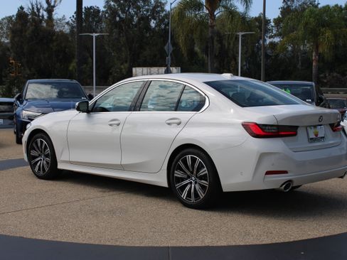 Used 2026 BMW 330i Sedan w/ Convenience Package RWD image 3