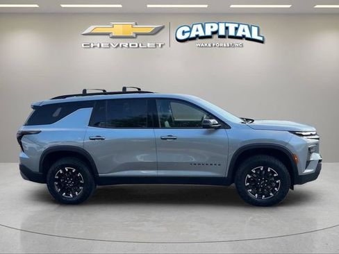 Used 2025 Chevrolet Traverse Z71 w/ Driver Confidence Package AWD/4WD image 6