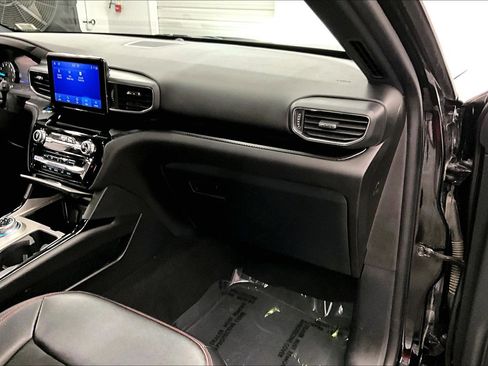 Used 2023 Ford Explorer ST-Line AWD/4WD image 19