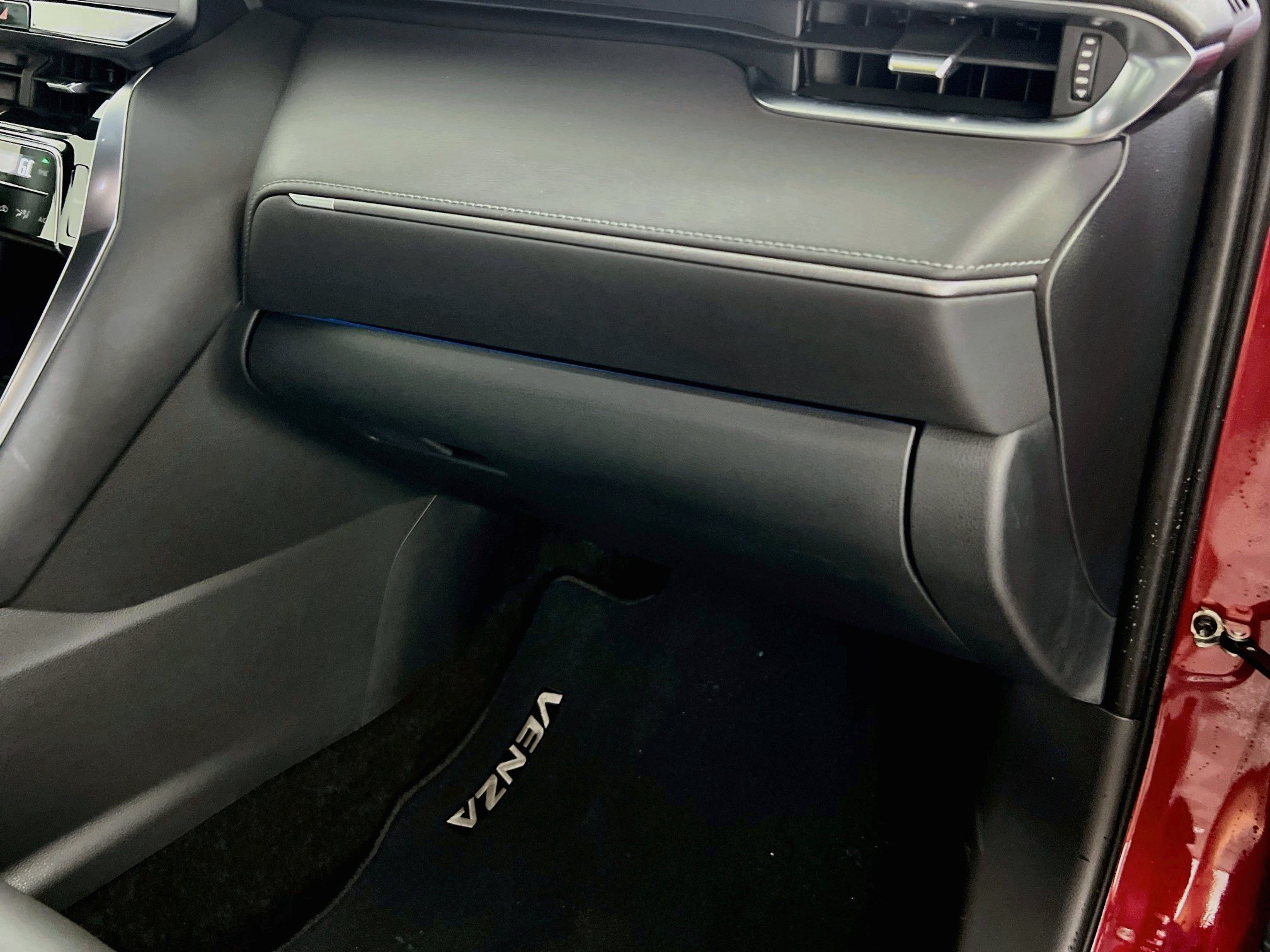 Used 2024 Toyota Venza Nightshade AWD/4WD image 34