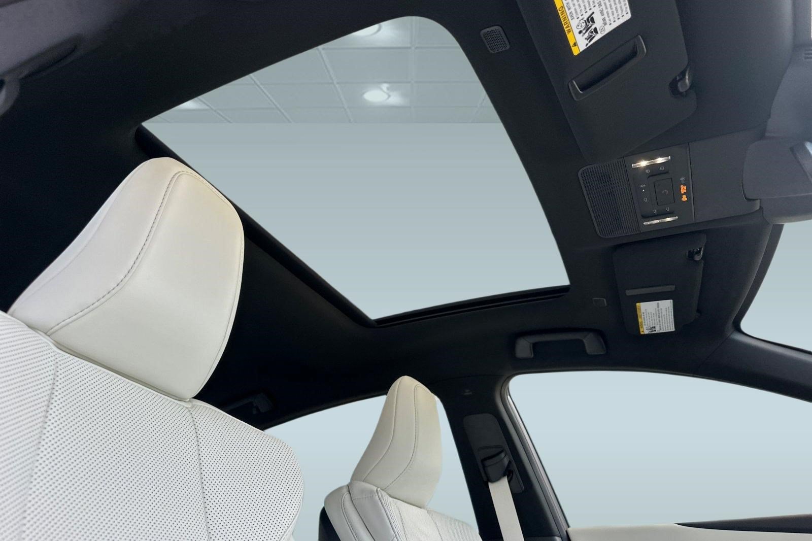 New 2026 Lexus ES 350e w/ Convenience Package FWD image 22