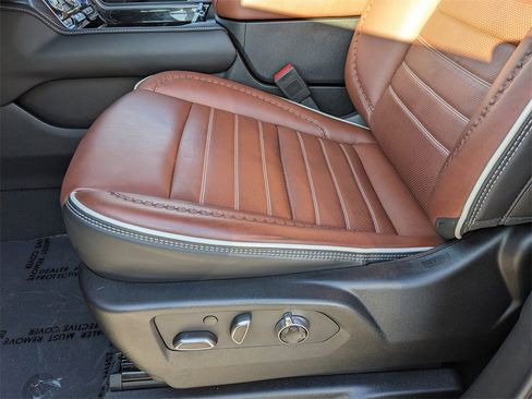 Used 2024 GMC Yukon Denali Ultimate image 22
