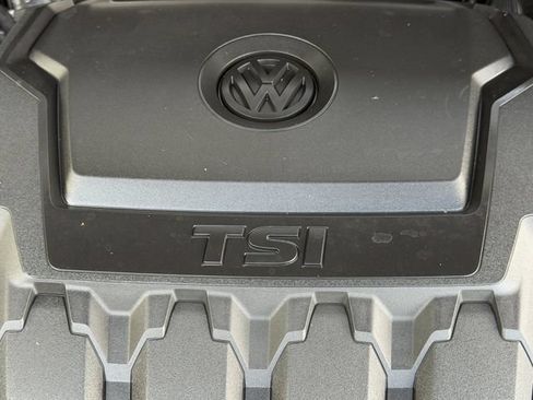Used 2024 Volkswagen Tiguan SE R-Line FWD image 31