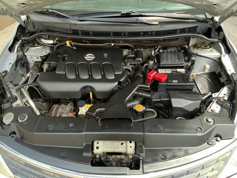 Used 2009 Nissan Versa 1.8 S w/ PWR Pkg FWD image 39