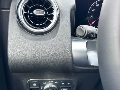 New 2026 Mercedes-Benz GLB 250 4MATIC image 17