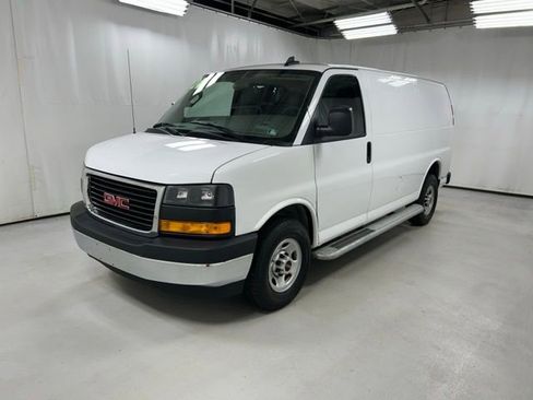Used 2024 GMC Savana 2500 w/ Driver Convenience Package RWD image 2