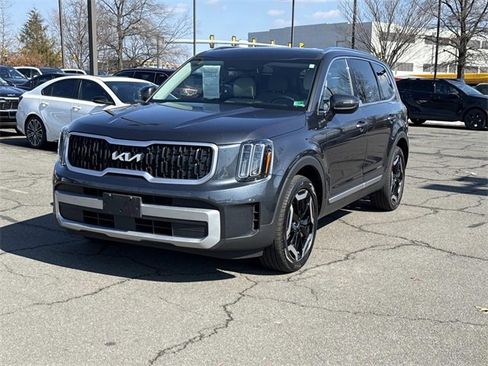 Used 2023 Kia Telluride EX w/ EX Captain's Chair Package image 5