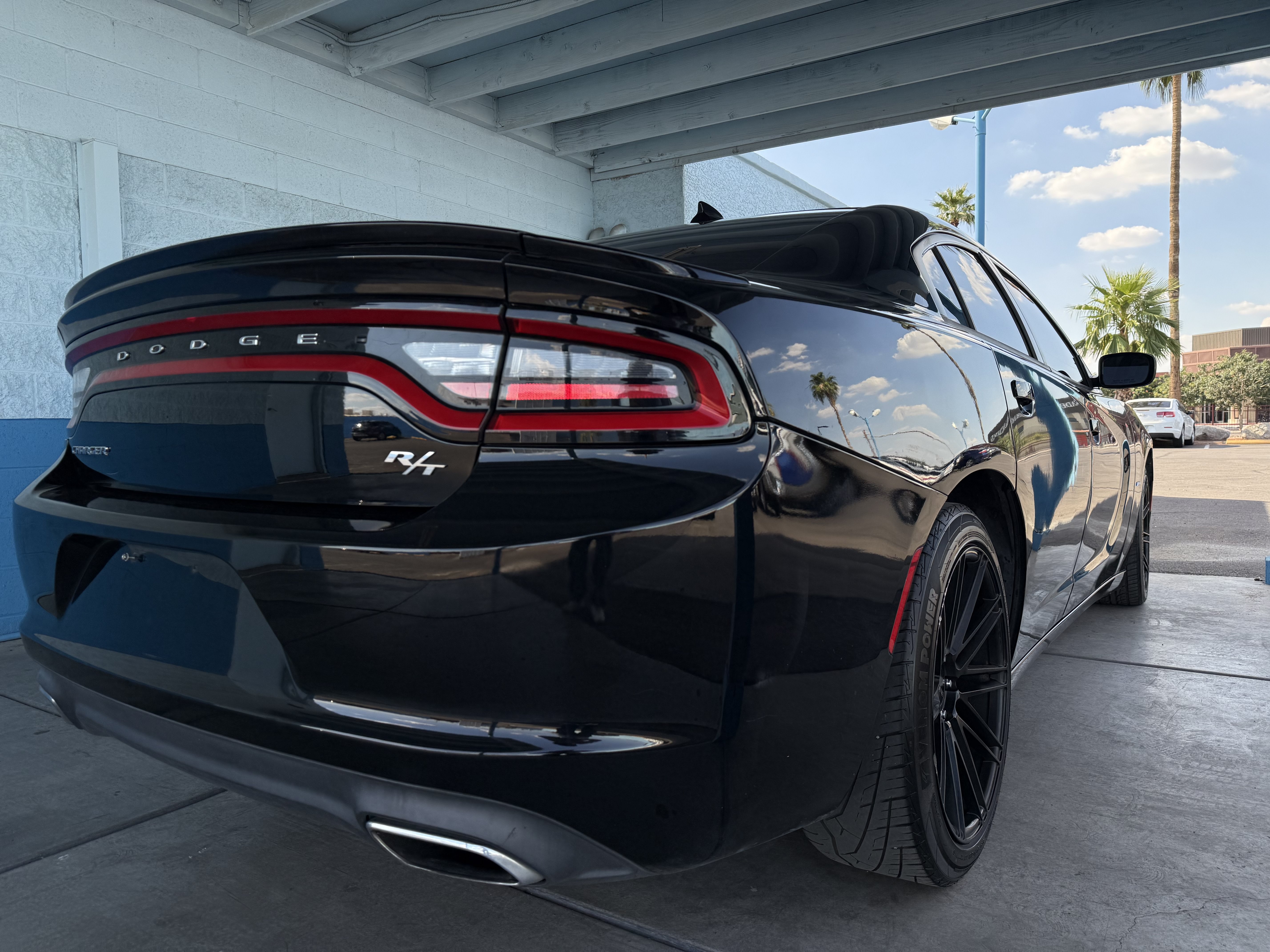 Used 2017 Dodge Charger R/T RWD image 3