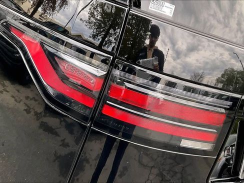 Used 2023 Land Rover Discovery S R-Dynamic image 31