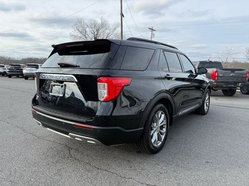Used 2021 Ford Explorer XLT w/ Equipment Group 202A image 6