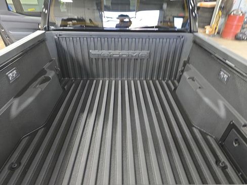 Used 2025 Toyota Tacoma TRD Off-Road w/ TRD Off Road Premium Package image 14